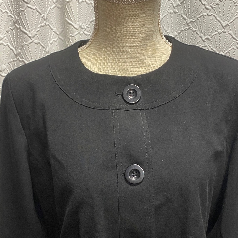 Chico's size 1 (medium) Classic Black‎ Blazer chunky buttons business casual - Picture 3 of 6